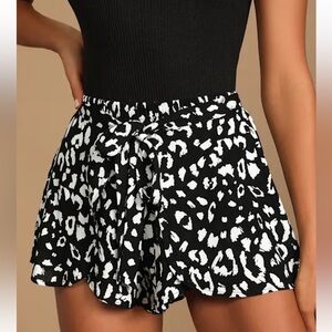 NEW! Yana Black and White Leopard Print Tie-Front Shorts Size XL